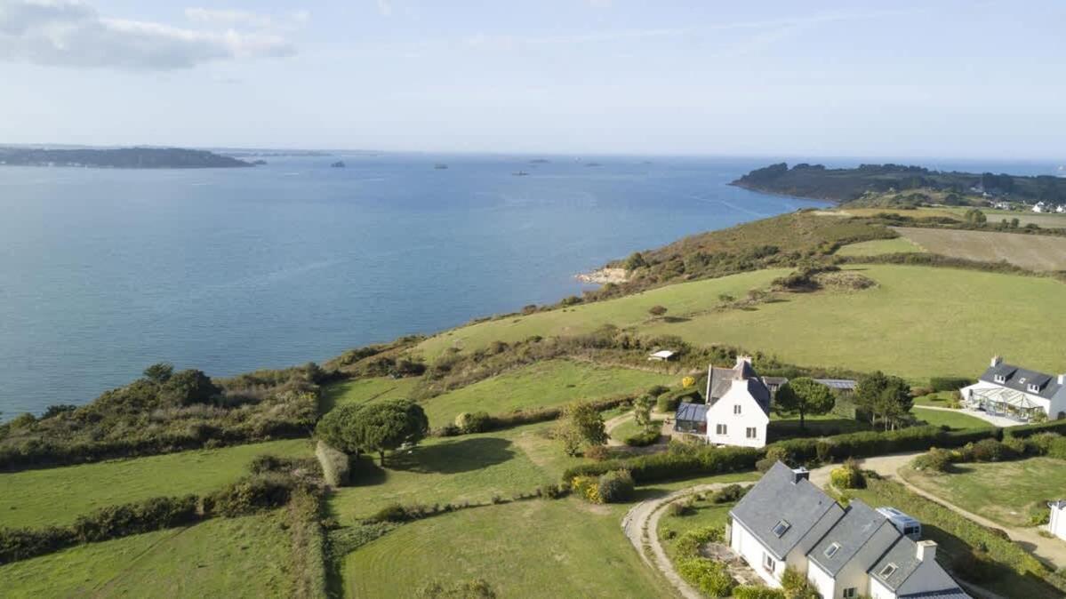 Kermartin - Maison De Famille Avec Vue Sur La Baie De Morlaix Plouézocʼh Bagian luar foto