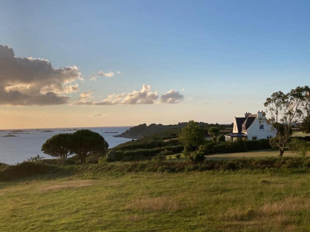 Kermartin - Maison De Famille Avec Vue Sur La Baie De Morlaix Plouézocʼh Bagian luar foto